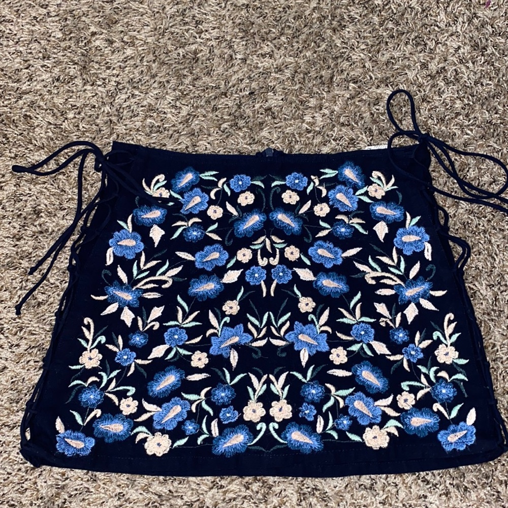 NWOT ZARA TRF Blue Embroidered Mini Skirt Small